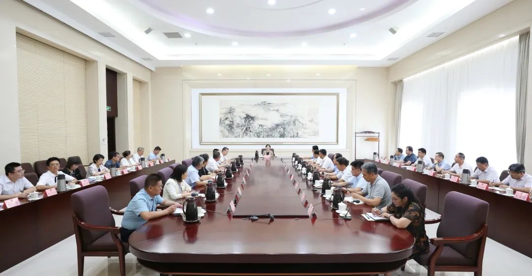 以作风建设推动政协工作高质量发展 雷杰到所在党支部讲深入贯彻中央八项规定精神学习教育专题党课