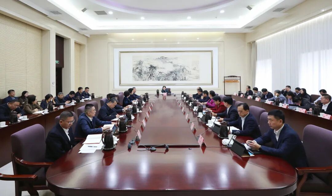 市政协2025年度工作总结会暨党的建设工作会议召开