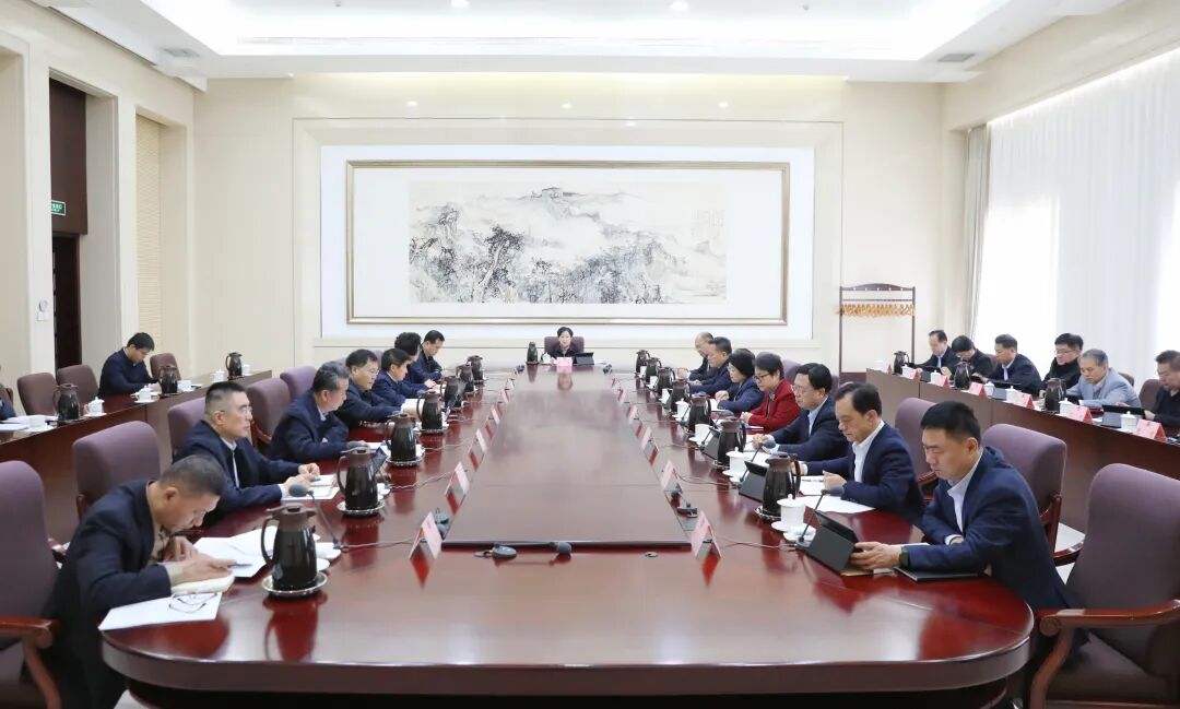 市政协党组理论学习中心组进行集体学习