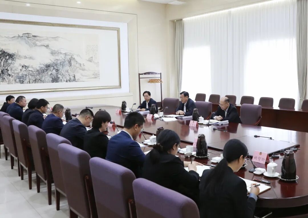 孙开连参加所在党支部组织生活会