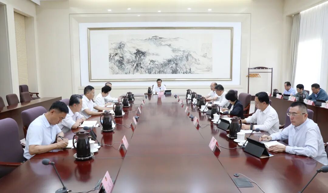 市政协党组召开会议 学习贯彻习近平总书记重要讲话重要指示重要文章精神