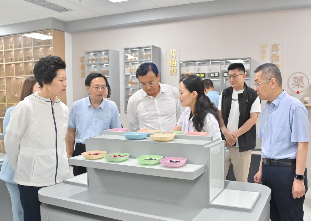 市政协组织开展“实施主动健康战略 推动健康济南建设”专题调研 孙开连参加活动