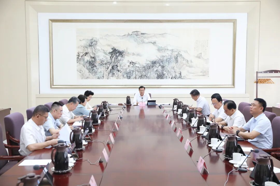 市政协党组理论学习中心组进行集体学习