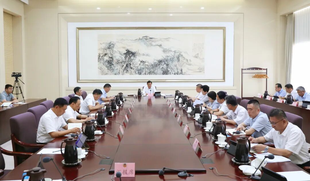 市政协党组理论学习中心组进行集体学习