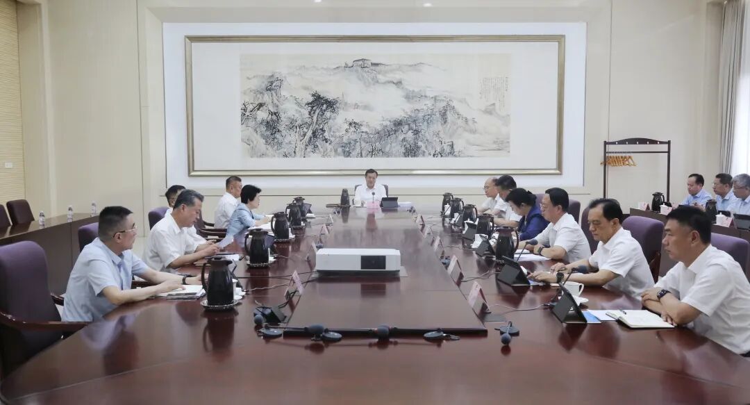 市政协党组理论学习中心组进行集体学习
