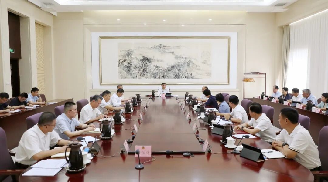 市政协党组理论学习中心组进行集体学习