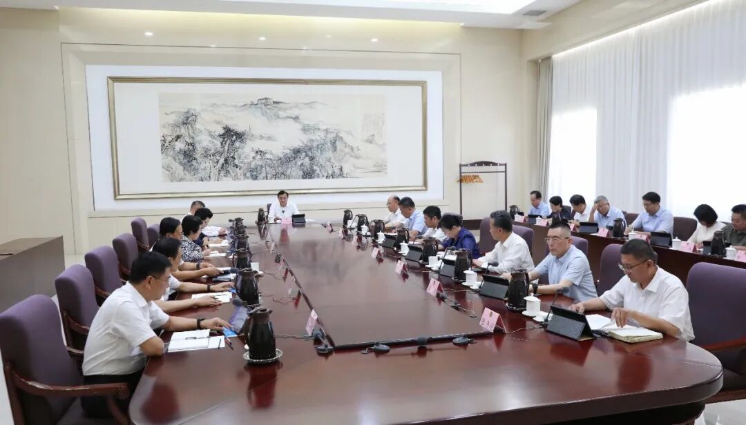市政协党组理论学习中心组进行集体学习