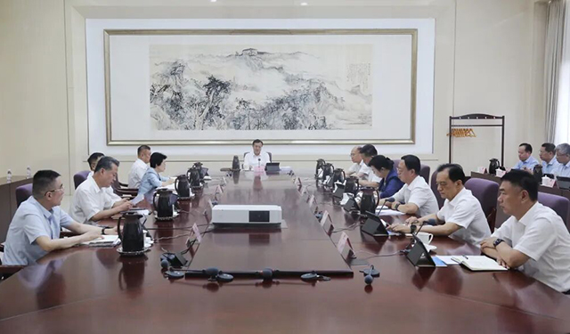 市政协党组理论学习中心组进行集体学习