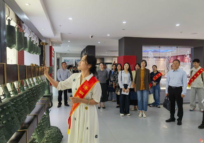 直面学龄人口“排浪式”变化 多方共绘普高扩容提质答卷——济南市政协月度商量现场调研侧记